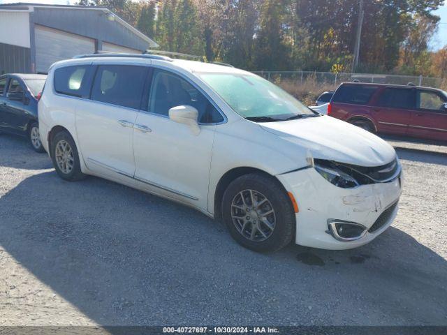  Salvage Chrysler Pacifica