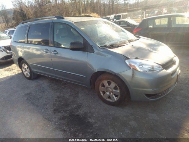  Salvage Toyota Sienna