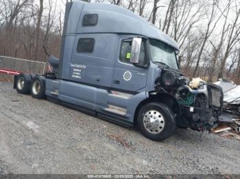  Salvage Volvo Vnl