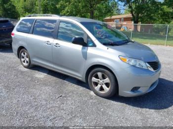  Salvage Toyota Sienna