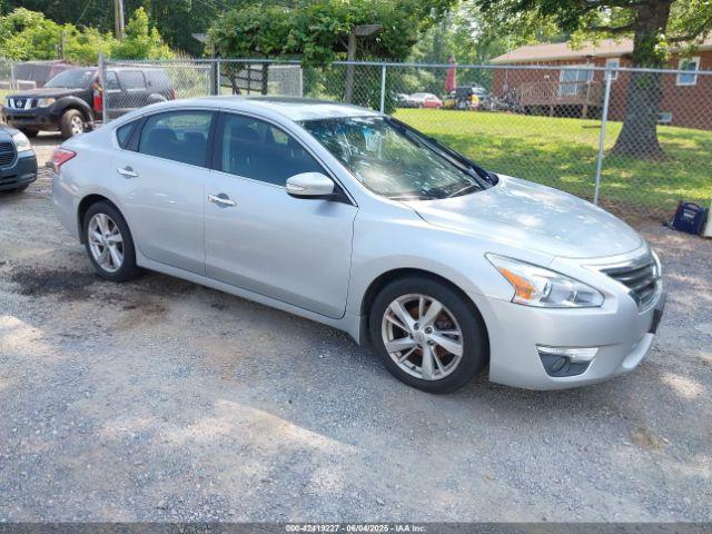  Salvage Nissan Altima