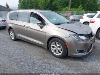  Salvage Chrysler Pacifica
