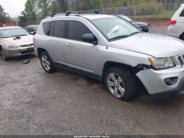  Salvage Jeep Compass