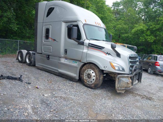  Salvage Freightliner New Cascadia 126