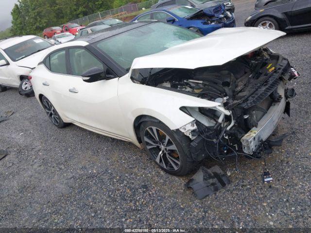  Salvage Nissan Maxima