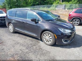  Salvage Chrysler Pacifica