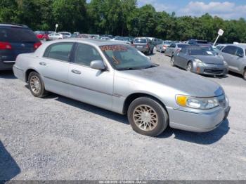  Salvage Lincoln Towncar