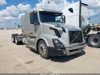  Salvage Volvo Vn