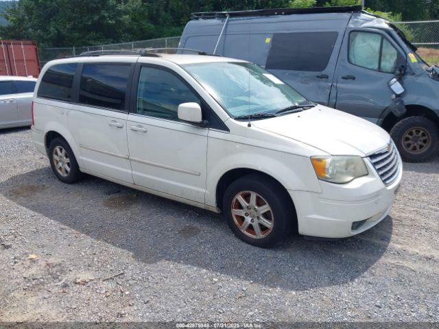  Salvage Chrysler Town & Country