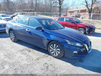  Salvage Nissan Altima