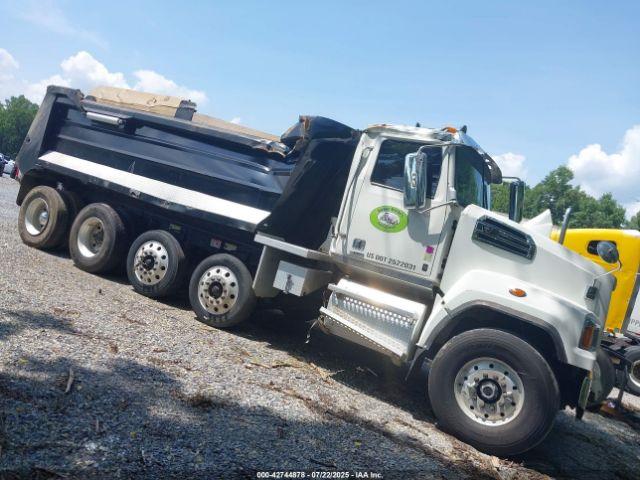  Salvage Western Star 4700 Set Forward Axle