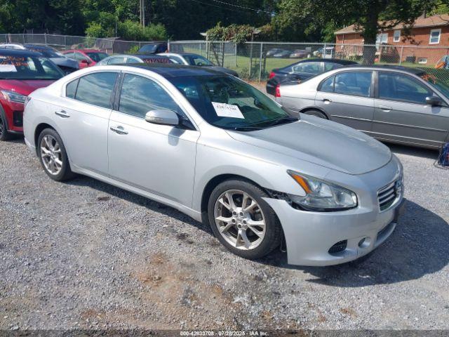  Salvage Nissan Maxima