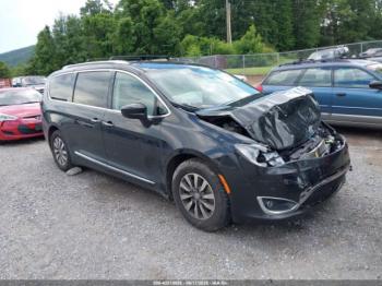  Salvage Chrysler Pacifica