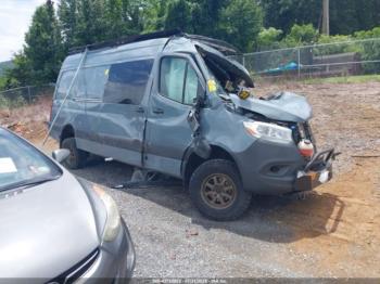  Salvage Mercedes-Benz Sprinter 2500