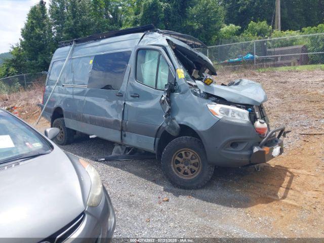  Salvage Mercedes-Benz Sprinter 2500