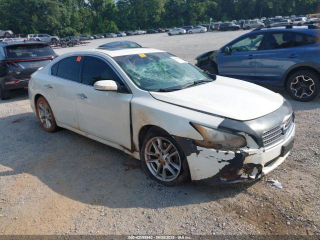  Salvage Nissan Maxima