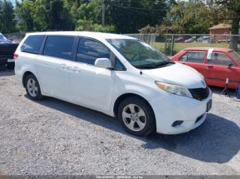  Salvage Toyota Sienna