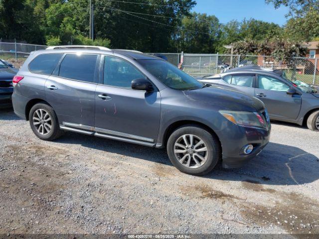  Salvage Nissan Pathfinder