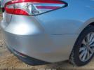 Toyota Camry Le Image 17