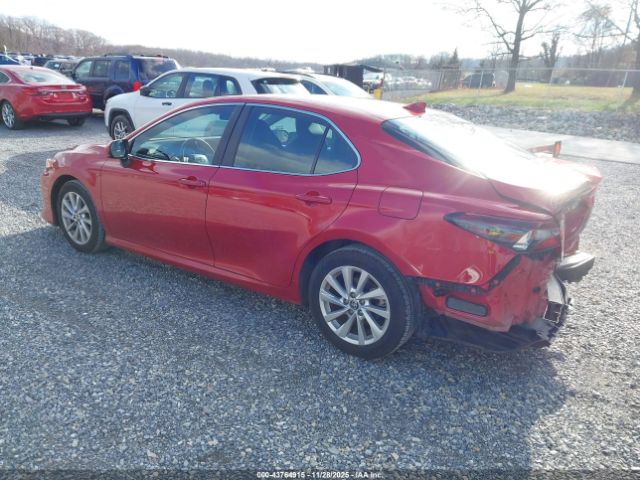 Toyota Camry Le Image 4