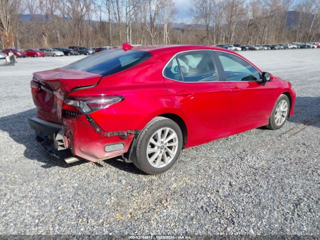 Toyota Camry Le Image 3