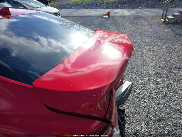 Toyota Camry Le Image 9