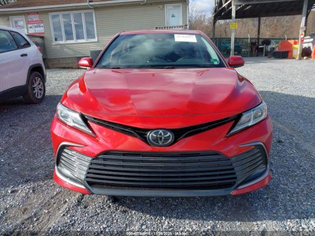 Toyota Camry Le Image 19