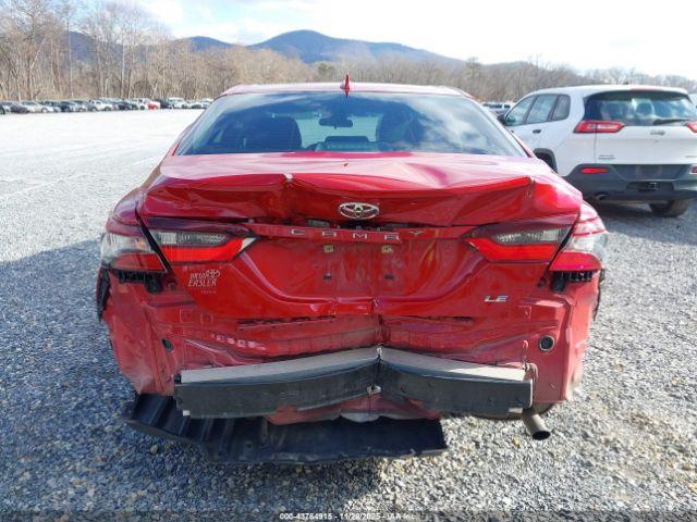 Toyota Camry Le Image 16