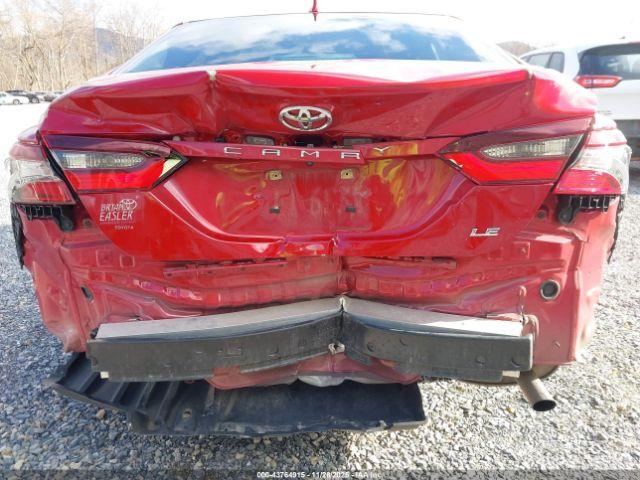 Toyota Camry Le Image 15