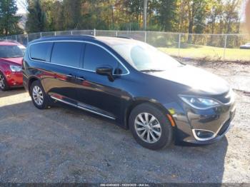  Salvage Chrysler Pacifica