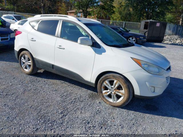 Salvage Hyundai TUCSON