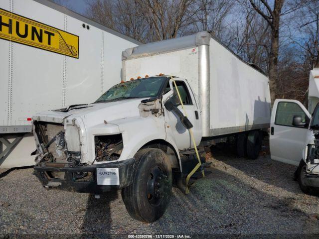 Ford F-650 Gas Image 2
