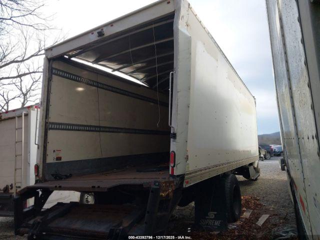 Ford F-650 Gas Image 17