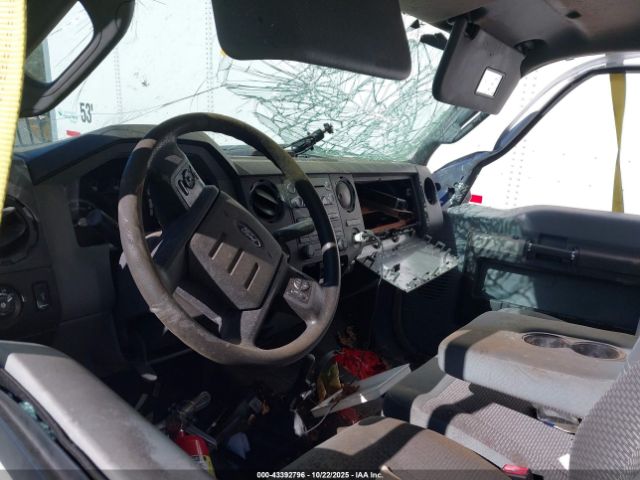 Ford F-650 Gas Image 18