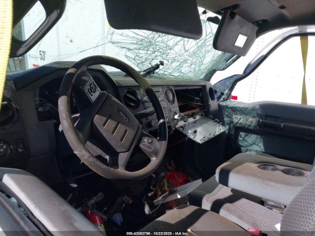 Ford F-650 Gas Image 18