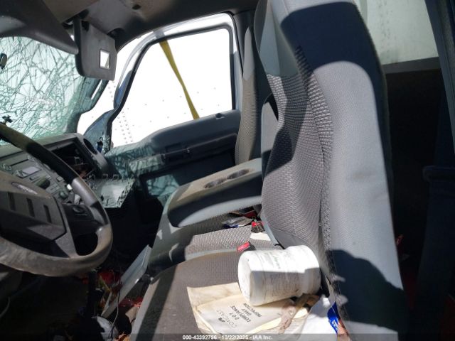 Ford F-650 Gas Image 5