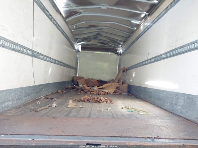 Ford F-650 Gas Image 8