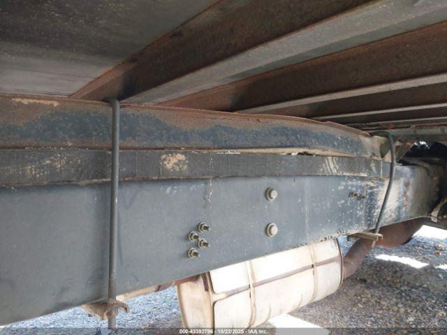 Ford F-650 Gas Image 7