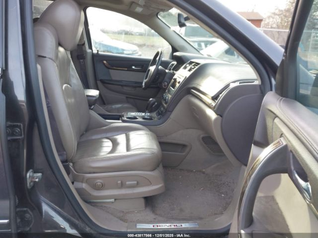 GMC Acadia Denali Image 11