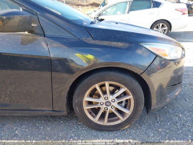 Ford Focus Se Image 16