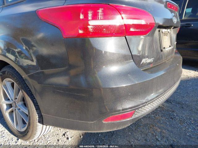 Ford Focus Se Image 6