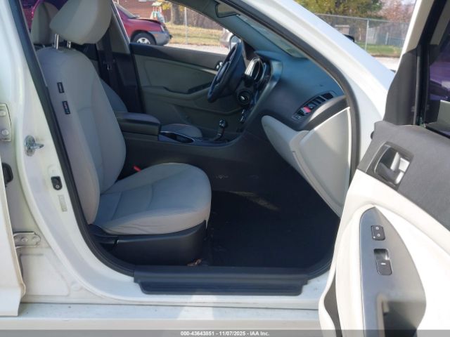 Kia Optima Lx Image 3