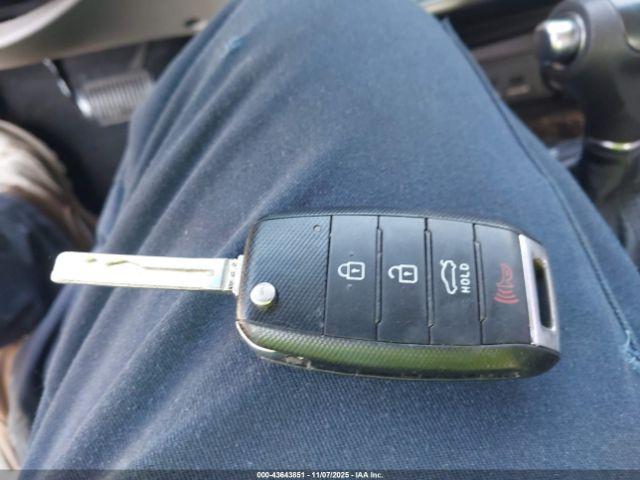 Kia Optima Lx Image 13