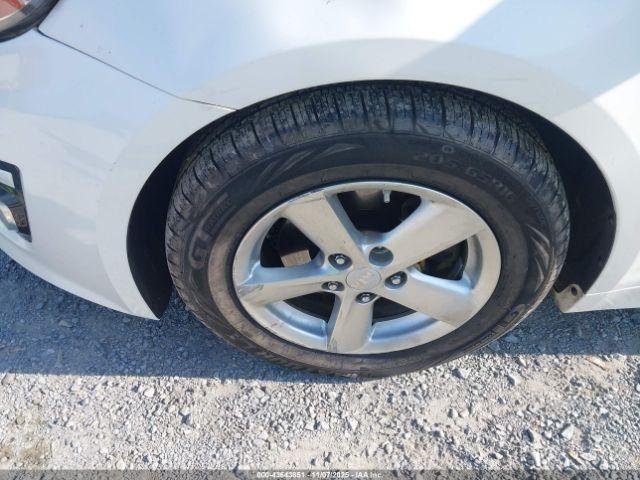 Kia Optima Lx Image 12