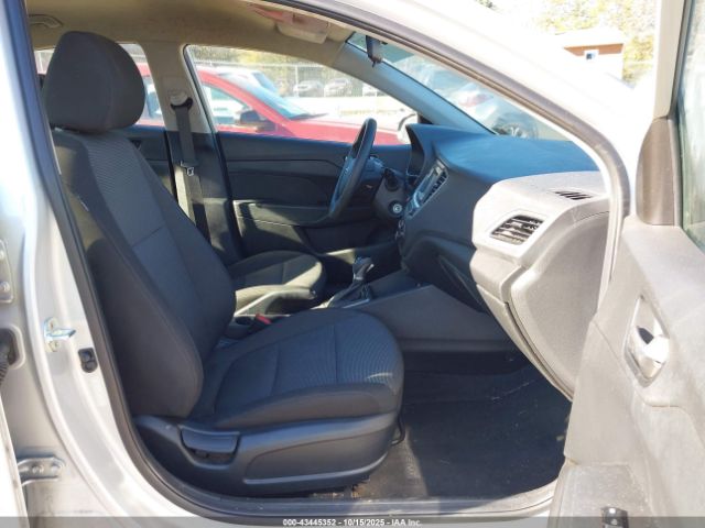 Hyundai ACCENT Se Image 10