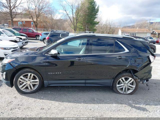 Chevrolet Equinox Premier Image 3