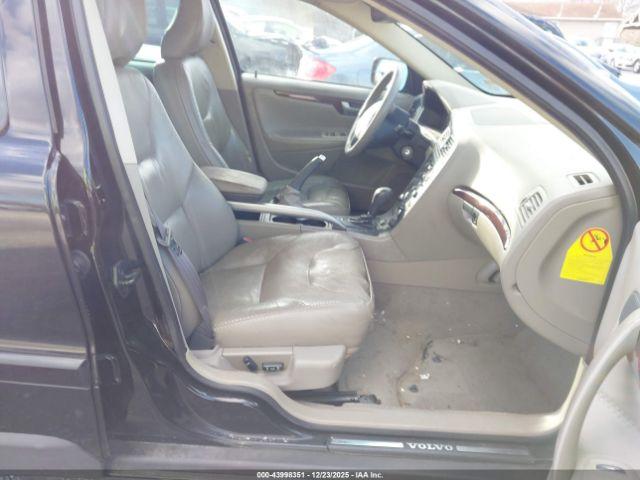 Volvo XC70 2.5t Image 12