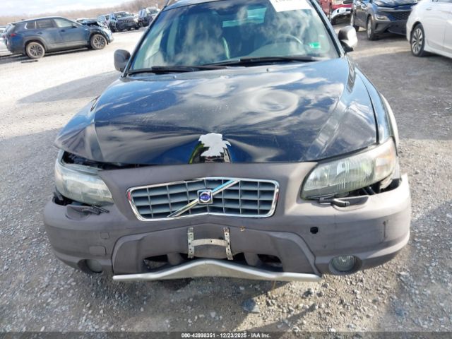 Volvo XC70 2.5t Image 10