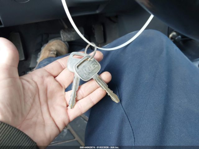 Toyota Corolla Ce Image 13