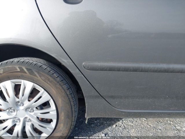 Toyota Corolla Le Image 9